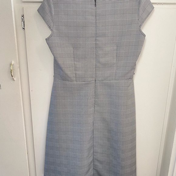 Shelby & Palmer size 12  Elegant Gray Plaid Women's Dress - Picture 4 of 7